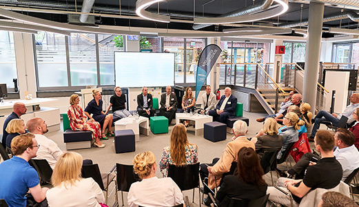 Podiumsdiskussion vor Publikum